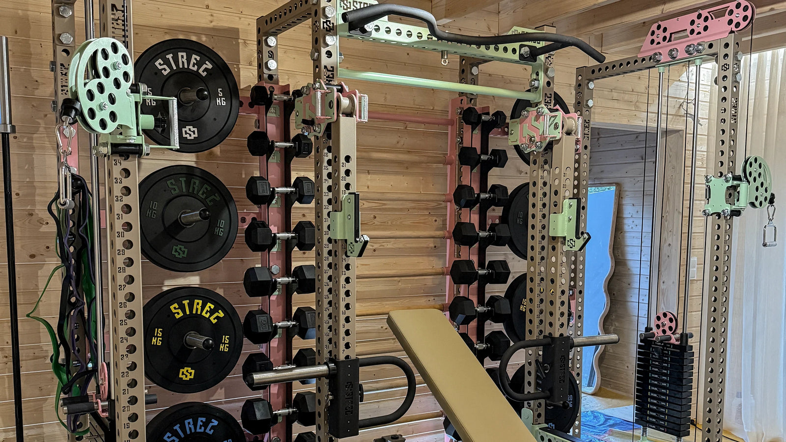 Pastel custom STREZ rack at For.rest Studio Treningowe